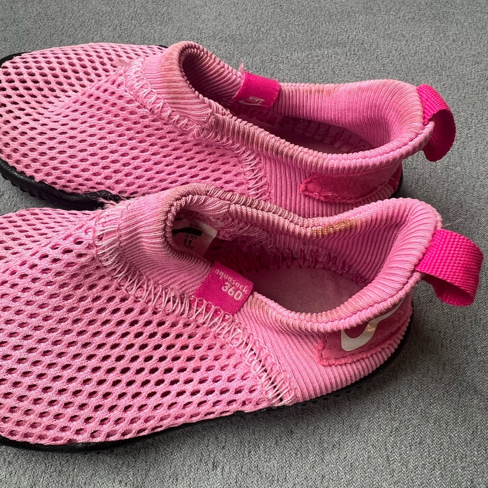 Nike 360 Aqua socks